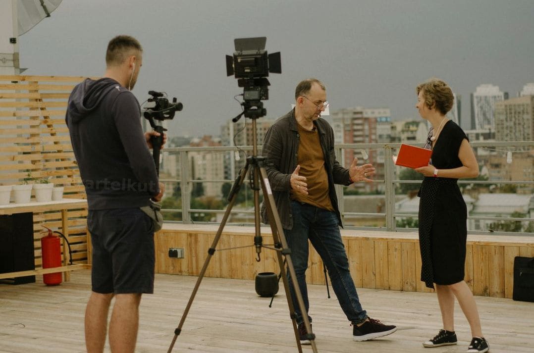 Cómo una producción audiovisual bien planificada mejora la presencia digital de tu marca